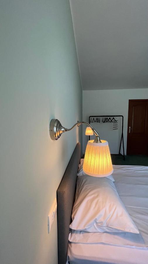 Casa Nube Hotel Orsova Bagian luar foto