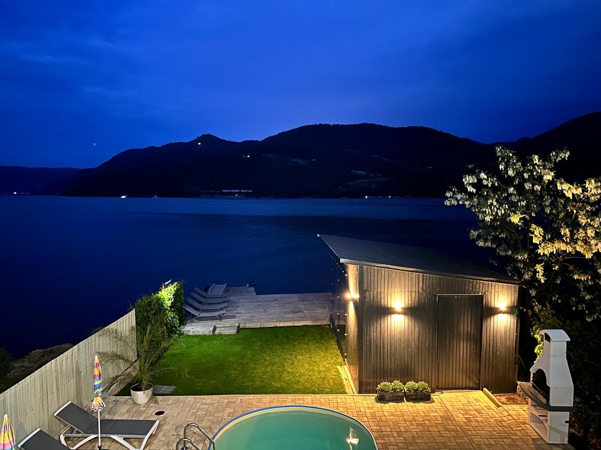 Casa Nube Hotel Orsova Bagian luar foto