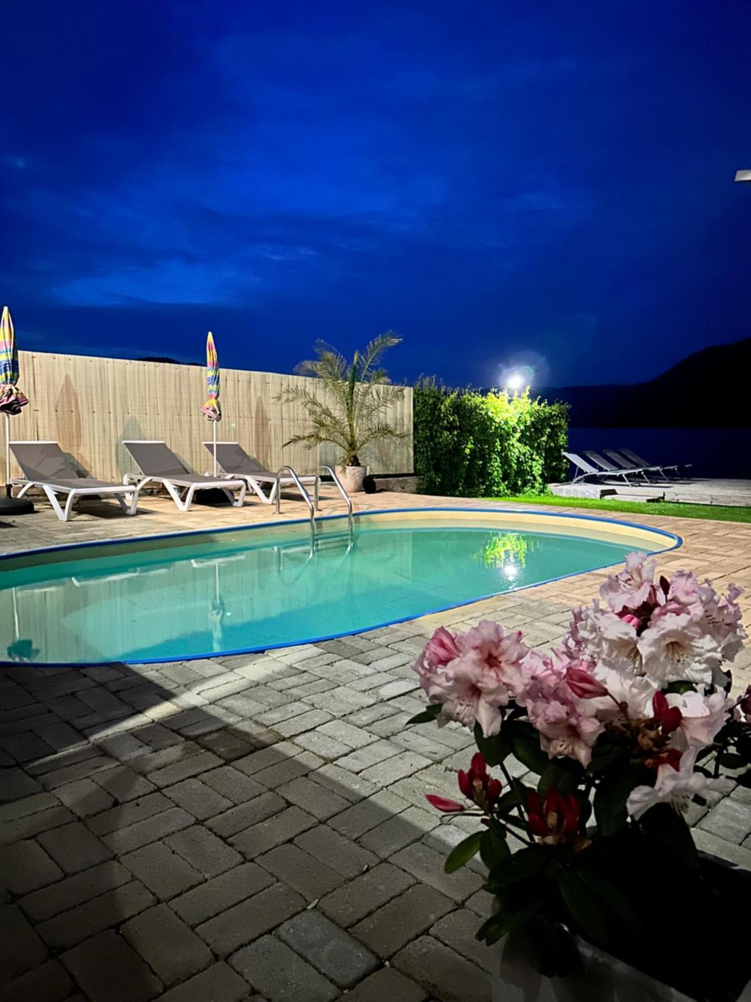 Casa Nube Hotel Orsova Bagian luar foto