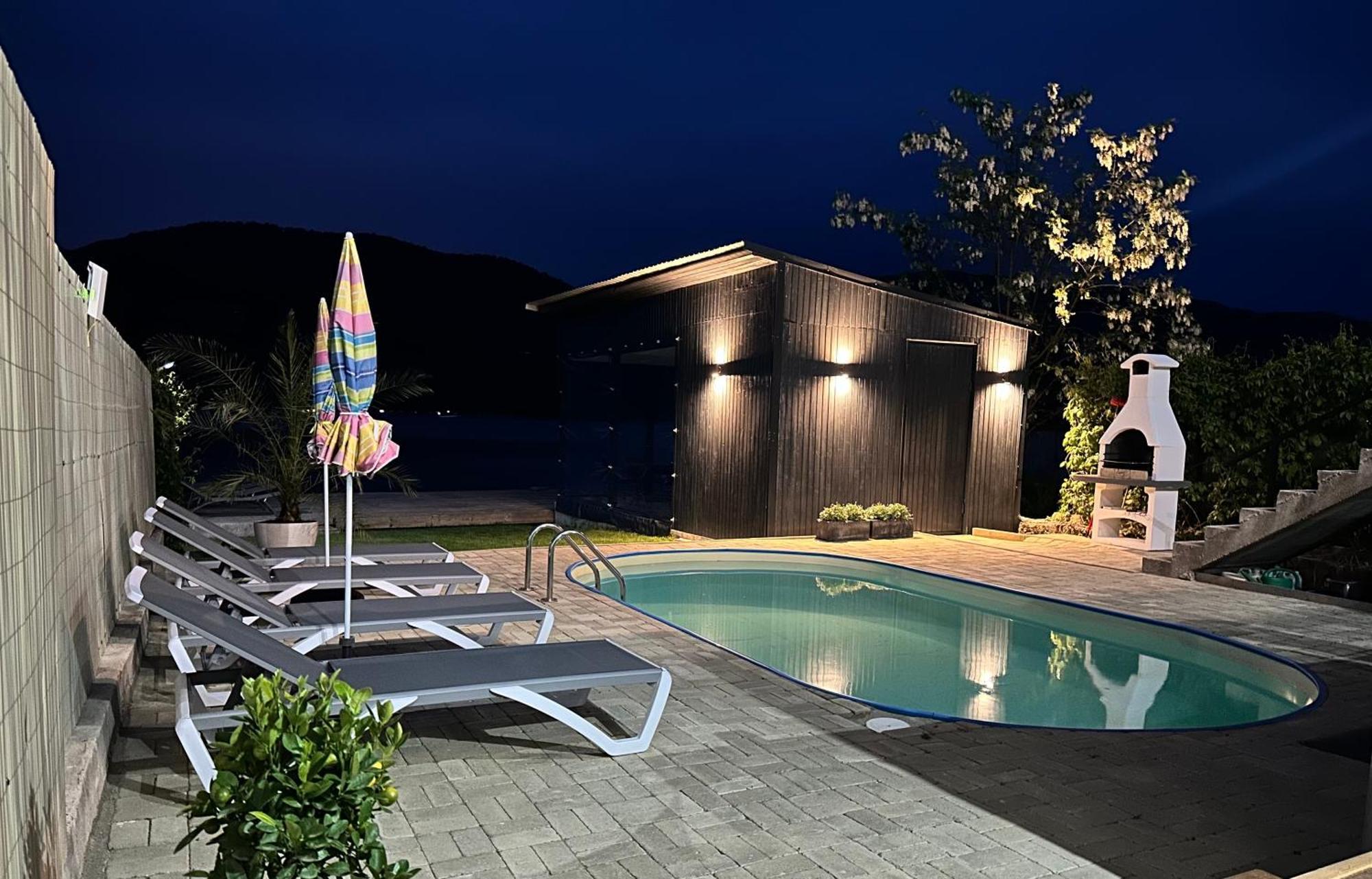 Casa Nube Hotel Orsova Bagian luar foto