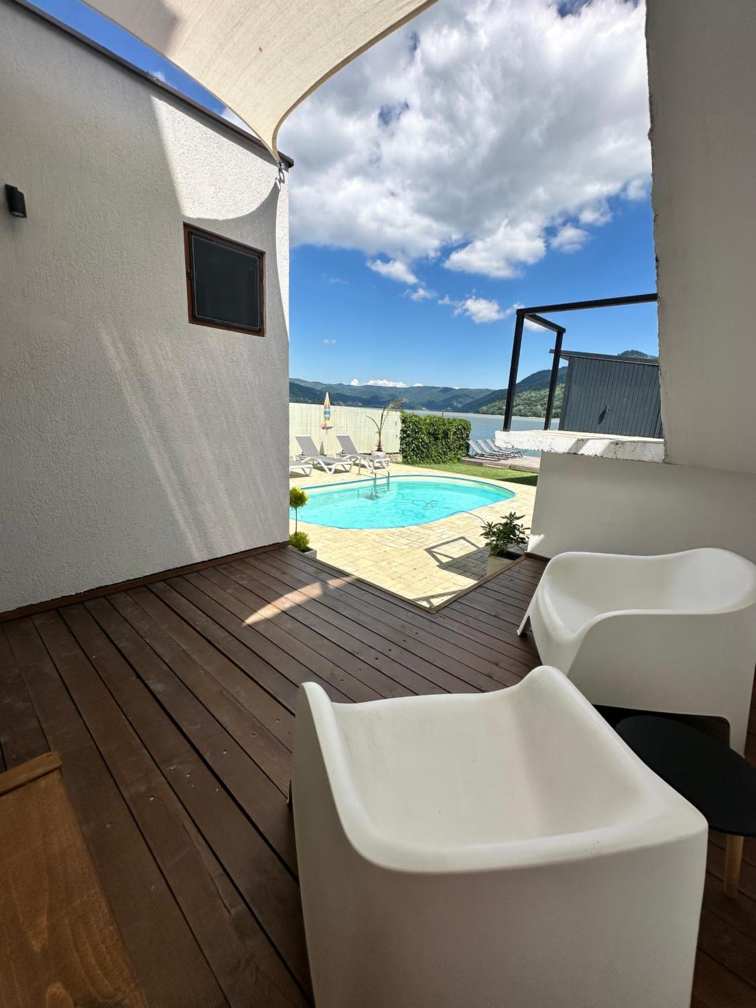 Casa Nube Hotel Orsova Bagian luar foto
